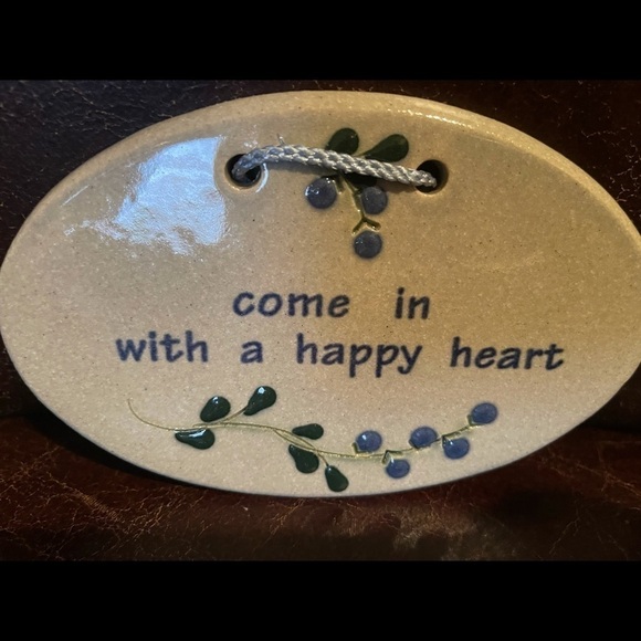 Mountain Pottery Come in With A Happy Heart - Picture 2 of 4